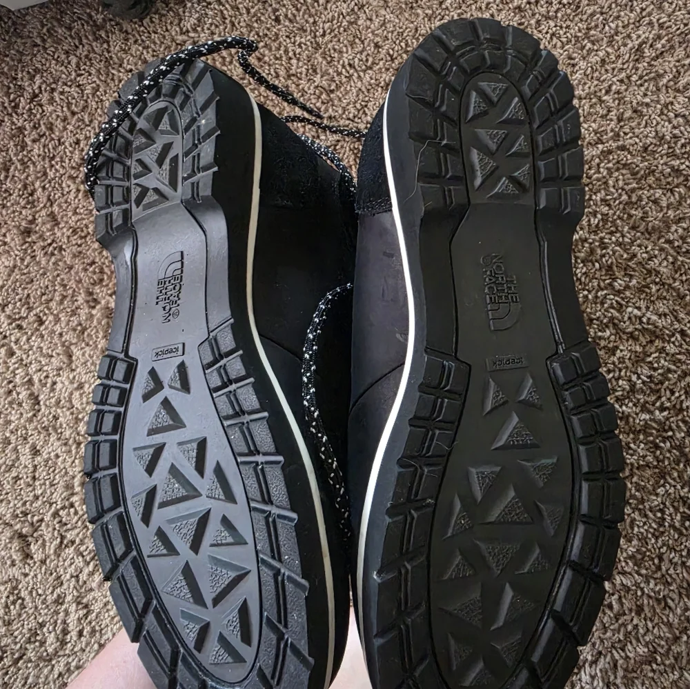 North Face Women's Ballard III boot NWOT